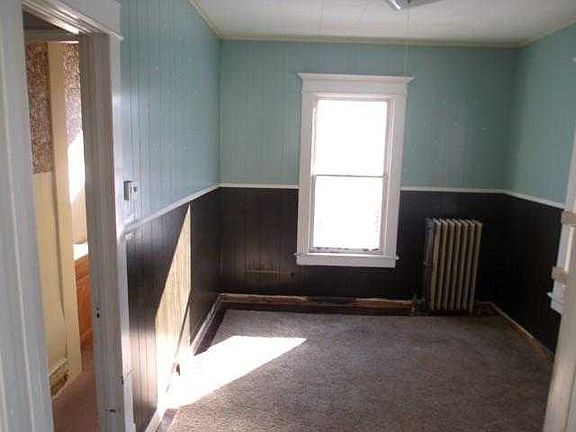 Side parlour or family room