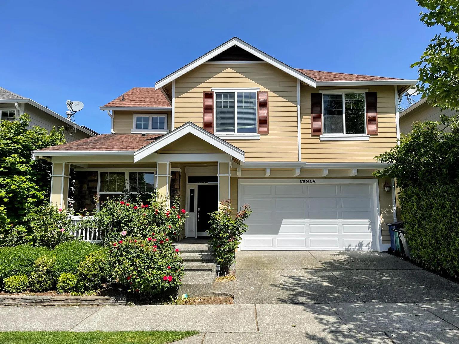 19214 NE 68th Way — Photo 1