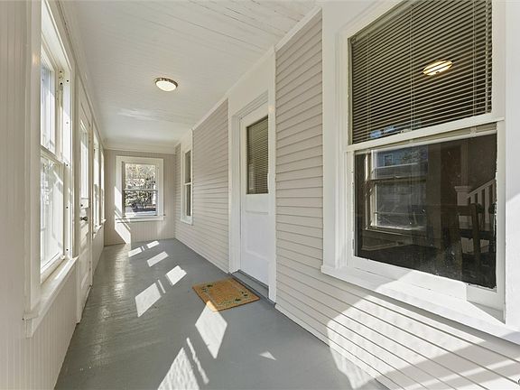 5th image of 522 Tennyson Ave