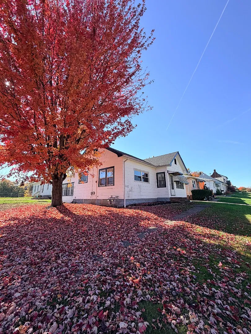 Renovated 3-Bedroom Single Family House in Parma | Garage + Laundry Hookups — Photo 1