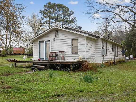 3rd image of 444 Henshaw Rd