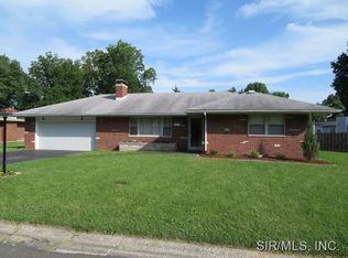 9 Crestwood Ct, Collinsville, IL 62234