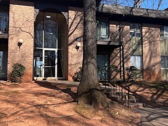 2nd image of 332 Orchard Trace Ln