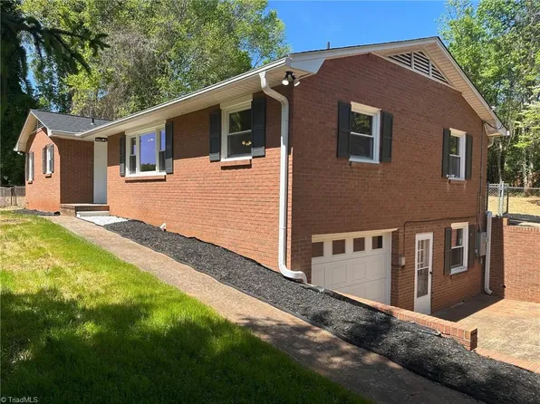 4300 Lisa Dr, Winston Salem, NC 27103