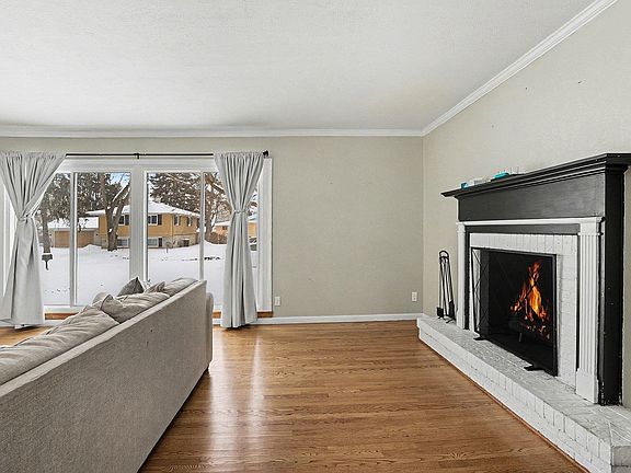 5th image of 2412 Kenilworth Dr