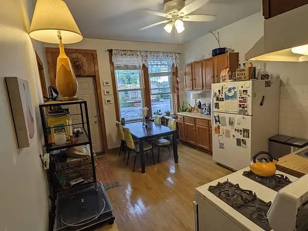 852 N Hoyne Ave #2R — Photo 4