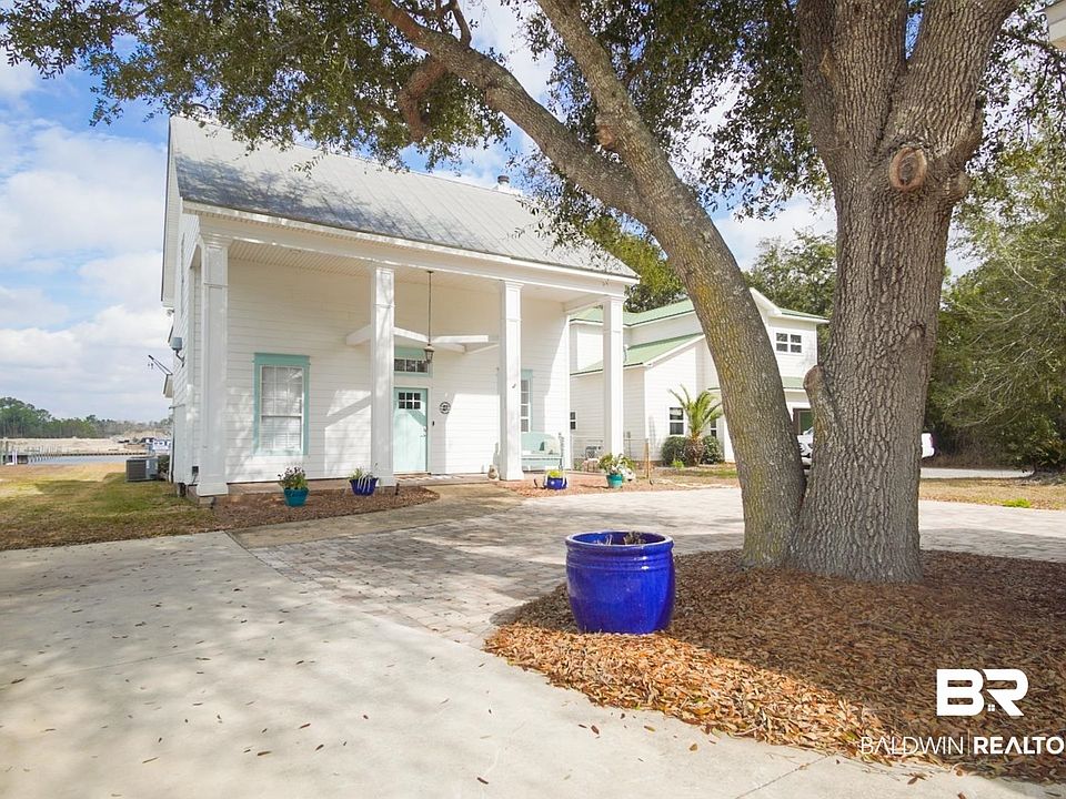 1st image of 360 W Canal Dr