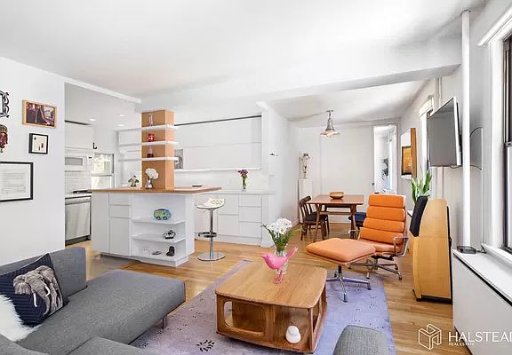3rd image of 309 W 20th St #2R