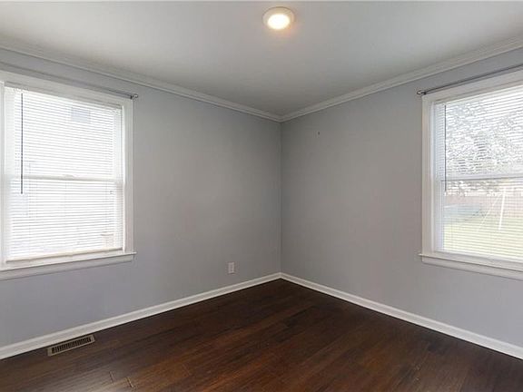 3rd image of 116 Beale Ave