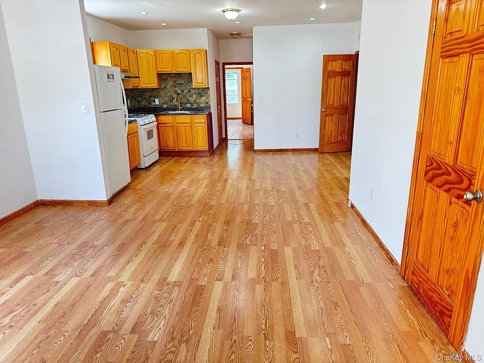 1st image of 90-44 180 Street