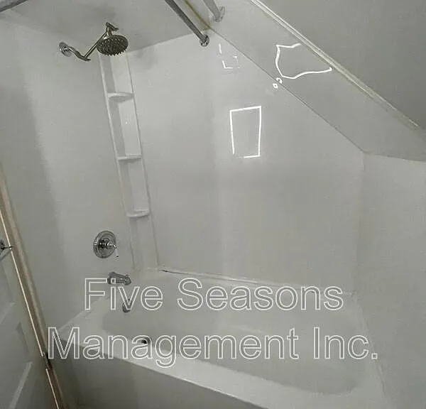 19 Fletcher Pl #3 — Photo 20