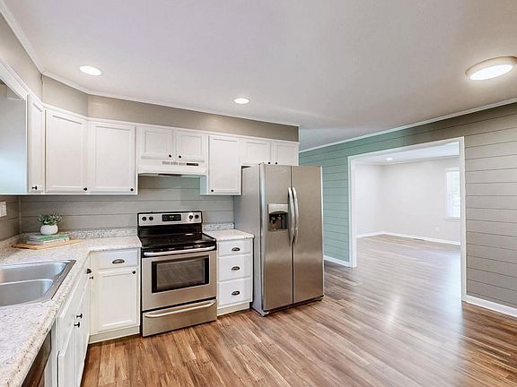 5th image of 406 Merrywood Dr