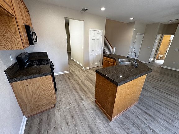 5th image of 1037 Countrywood Cir