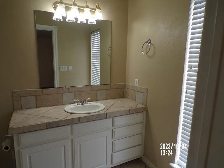 2408 NW Redwood Ln — Photo 13