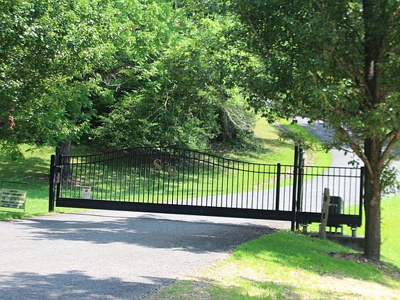 4th image of 25 N Shelton Springs Dr