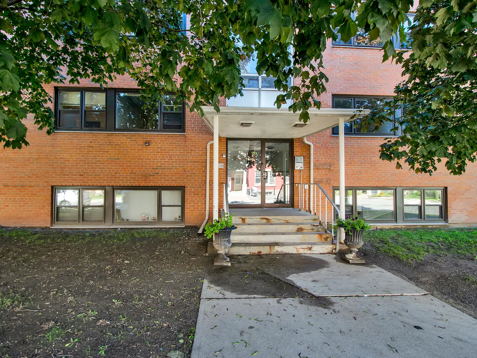 100 Waverley Street — Photo 1