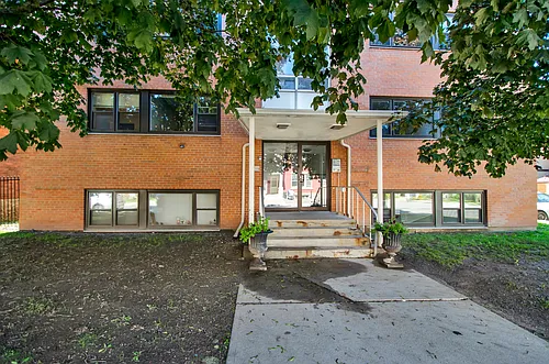 100 Waverley St Photo 1