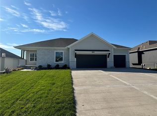 18658 Deer Run St, Spring Hill, KS 66083