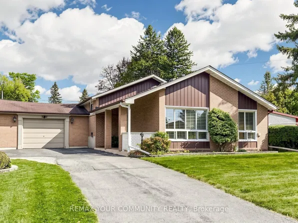 43 Seaton Dr, Aurora, ON L4G 2K2