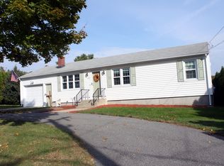 293 Old County Rd, Smithfield, RI 02917