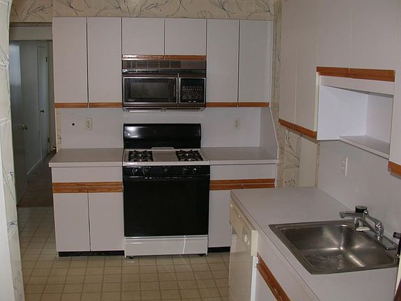 2nd image of 50 Seafoam Ave #1