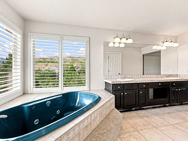 2425 Vanreen Dr — Photo 31