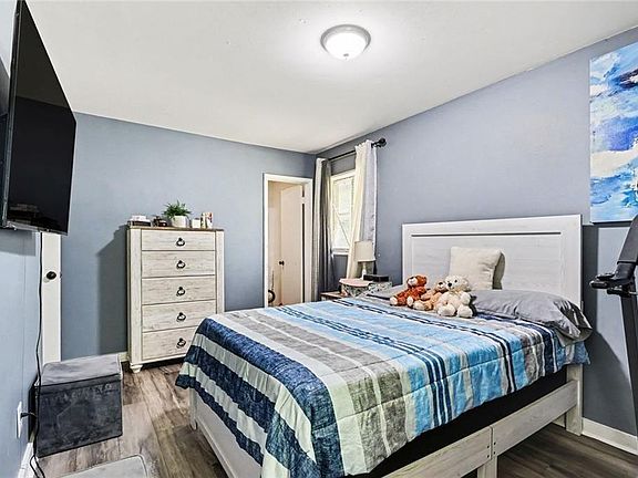 4th image of 297 Lu Ln