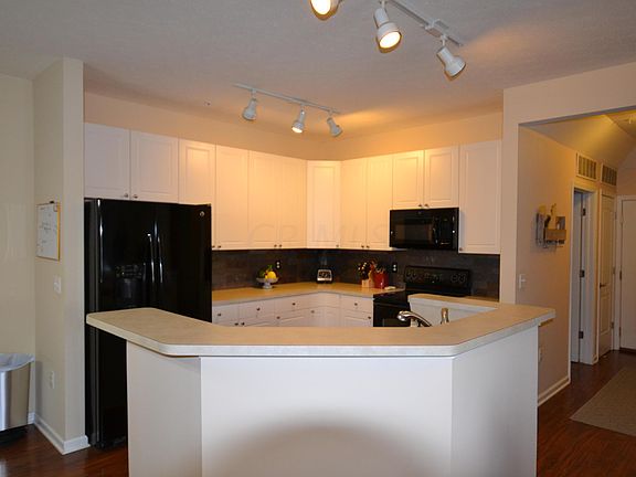 2nd image of 7708 Essex Gate Dr S