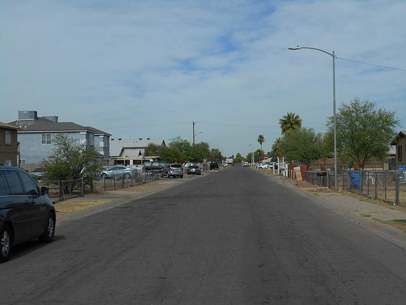 4th image of 2533 E Pueblo Ave