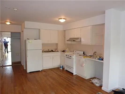 Rented by E Property Group | media 10