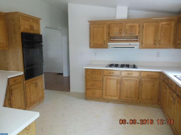 2nd image of 218 Horseshoe Dr