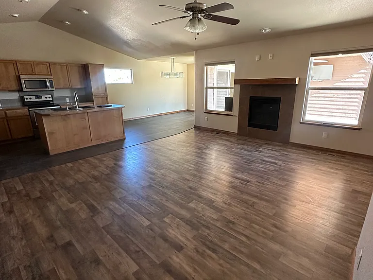 4479 Bragg Ln — Photo 2