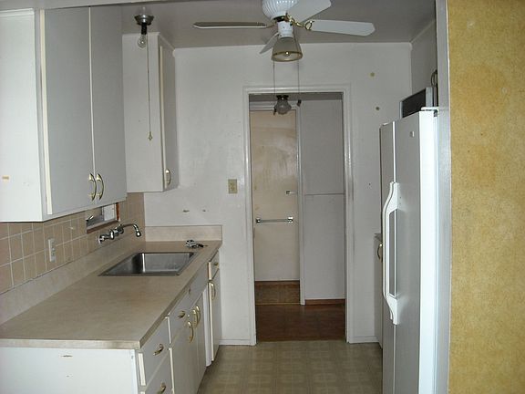 3rd image of 2091 Arliss Way