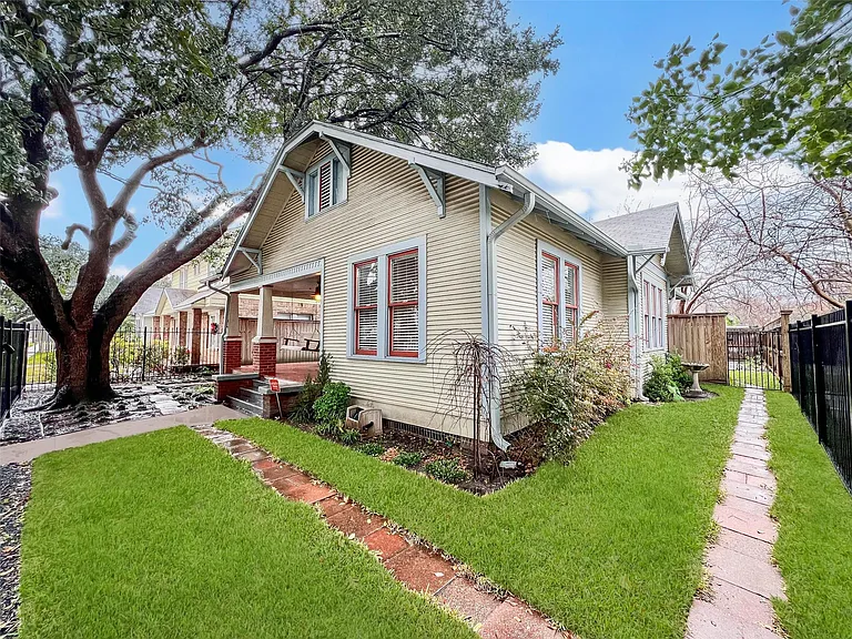 4035 Michaux St — Photo 2