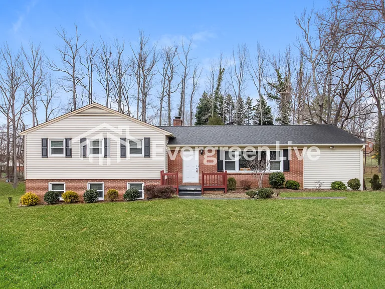 5426 Garden Lake Dr — Photo 1