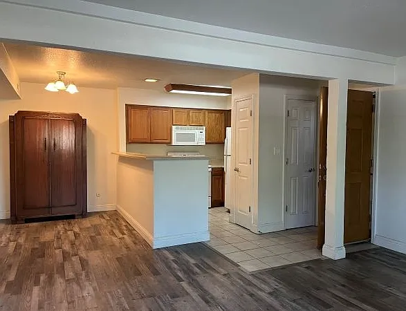 1 bed, 696 sqft, $1,195 — Photo 3