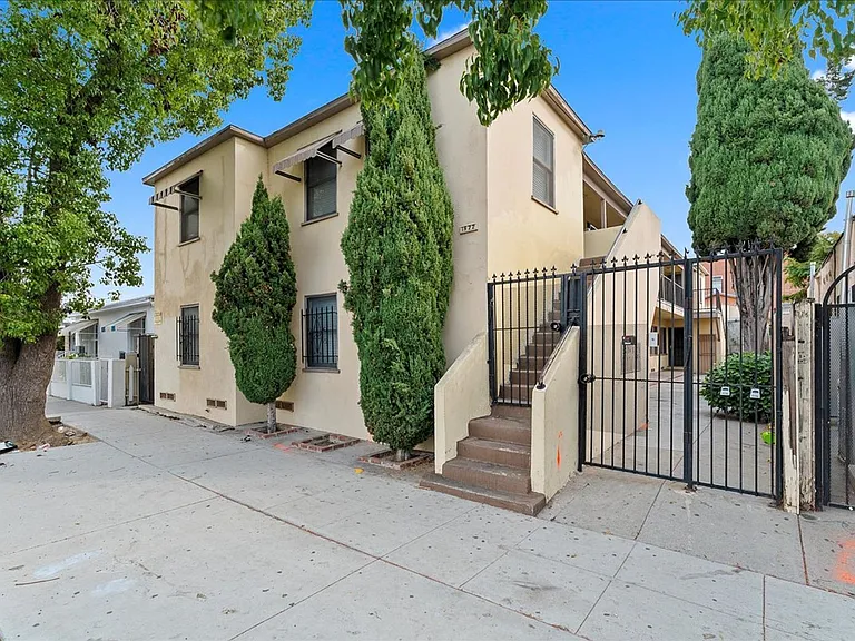 1922 Locust Ave #8 — Photo 12