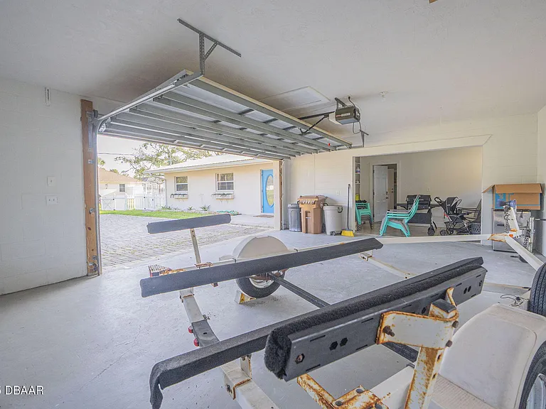 450 Lambert Ave — Photo 41