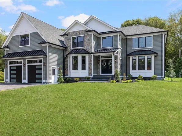 140 S Pier Rd, Narragansett, RI 02882