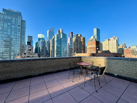 Rented by Bohemia Realty Group | media 10