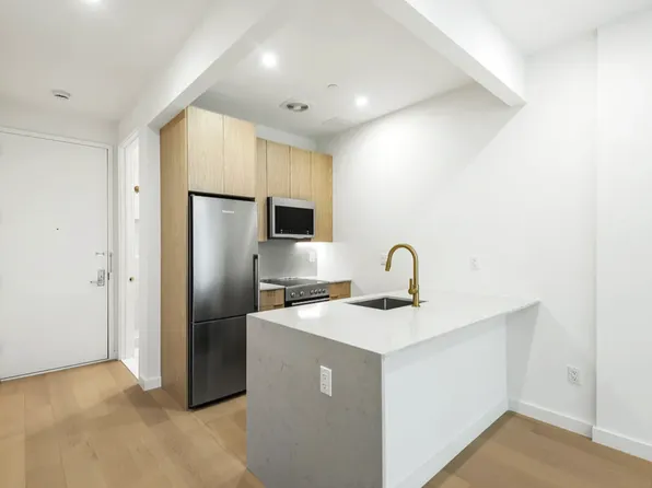 221 E 23rd St, New York, NY