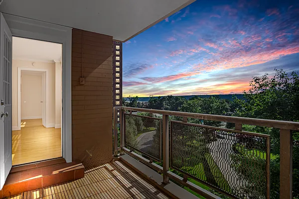 Sold by Compass | media 9