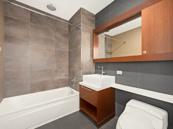 305 West 16th Street image 6 of 10