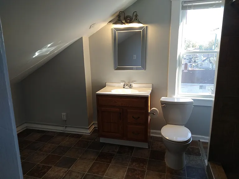 4600 Vine St — Photo 10