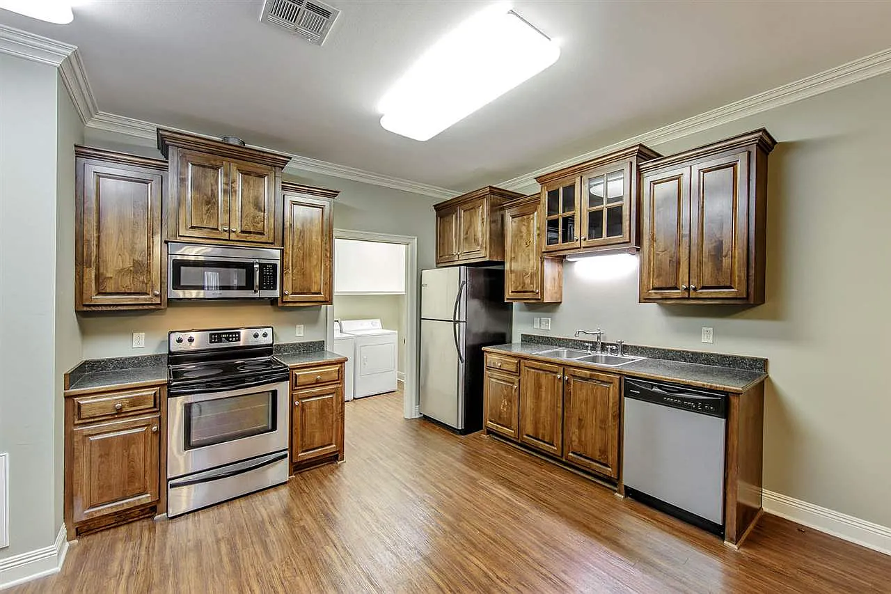 2 bed, 1200 sqft, $1,400 — Photo 4