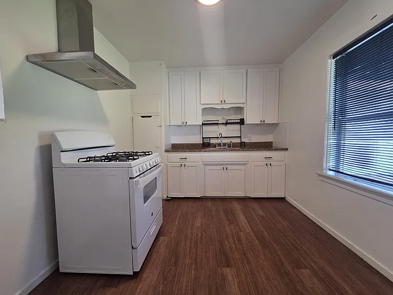 3413 Willow Creek Dr — Photo 10