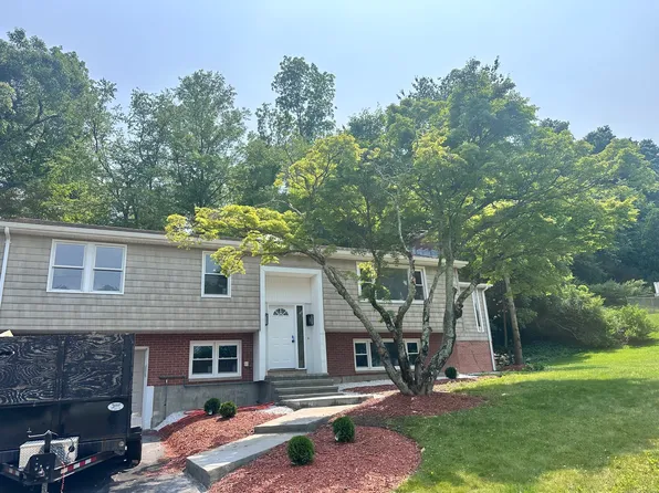 29 Heritage Hill Road, Branford, CT 06405