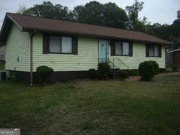1935 John Calvin Ave, College Park, GA 30337