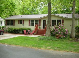 6 Edgewood Dr, Cream Ridge, NJ 08514