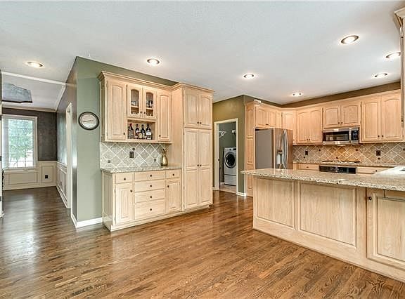 3rd image of 5724 NE Sapphire Ct